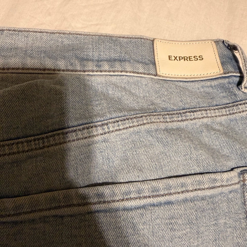 Express High Rise Mom Jeans - Picture 10 of 11